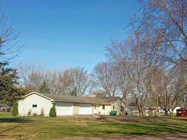 900 Lillian St, Waterville, MN 56096