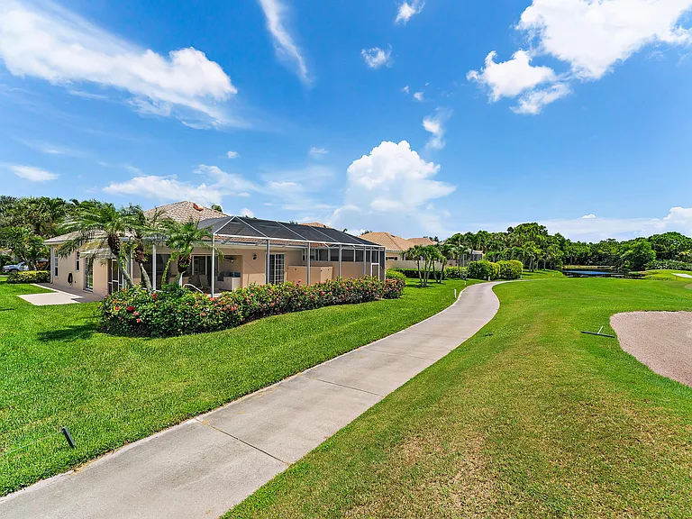 8485 SE Palm Hammock Ln — Photo 44