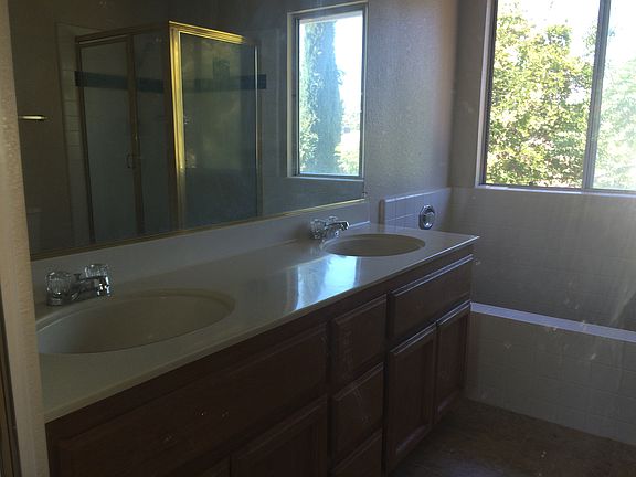 2nd image of 704 Benteen Way