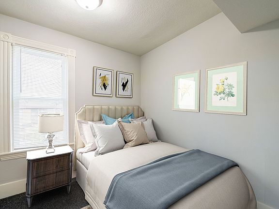 3rd image of 2418 3rd St NE #1