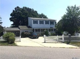119 Westwood Dr, Brentwood, NY 11717