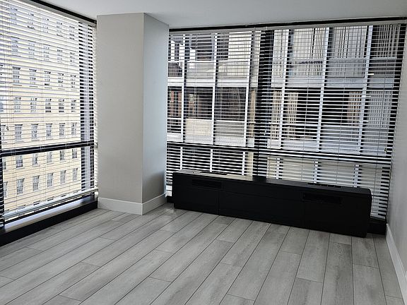 5th image of 900 N Lake Shore Dr APT 1003
