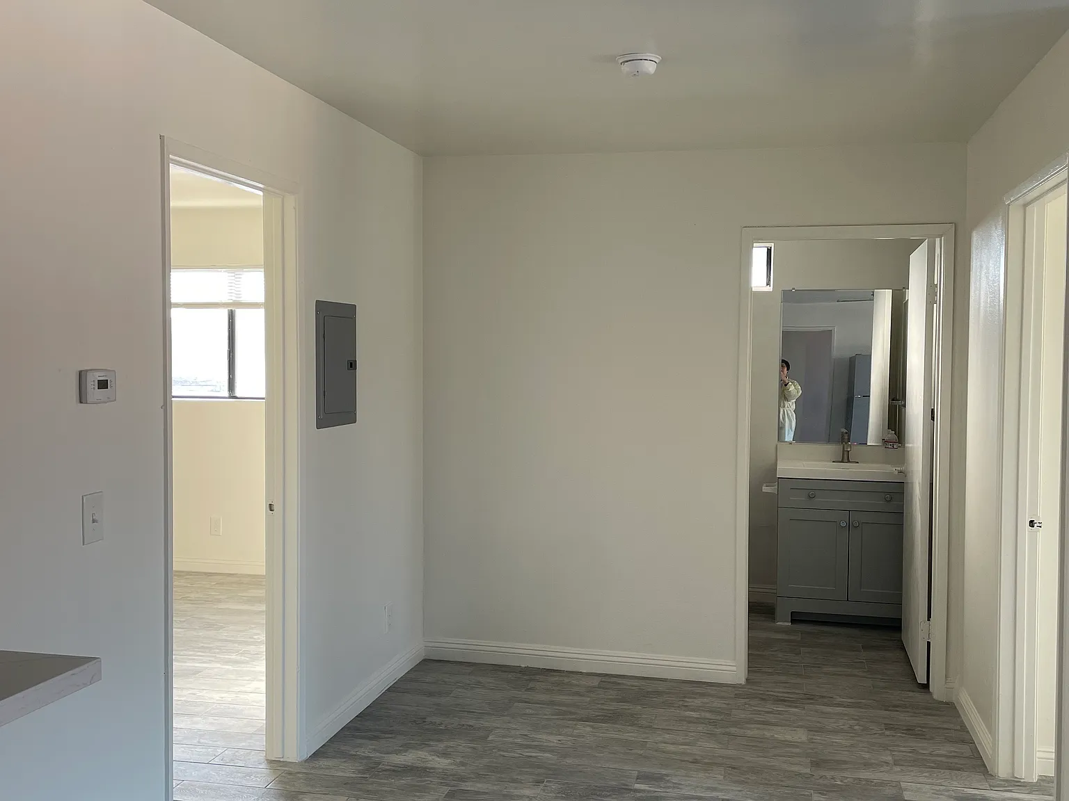 3122 Baldwin St — Photo 2