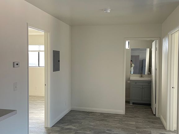 2nd image of 3122 Baldwin St #7