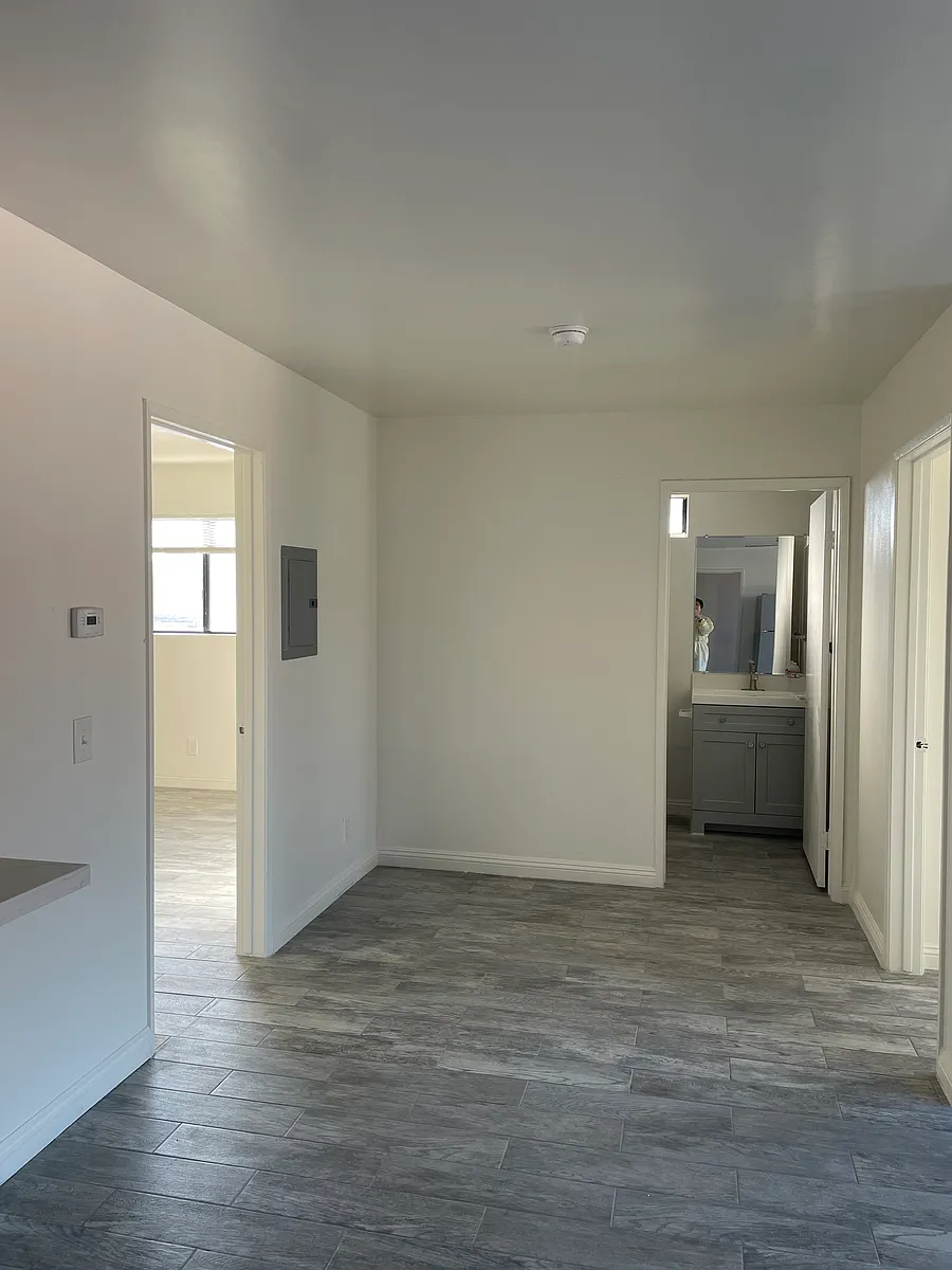 Building Photo - 3122 Baldwin St #7