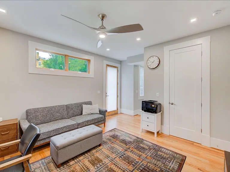 328 Mulberry St — Photo 23