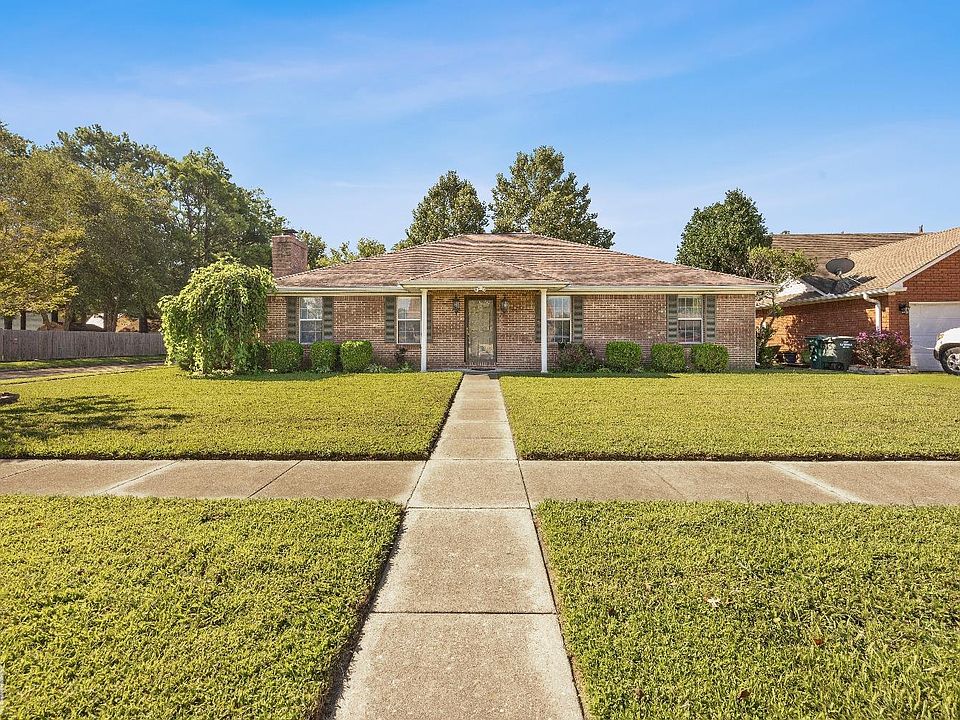 1st image of 517 Riverbend Cv