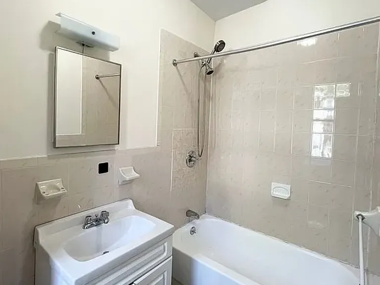 231 W 96th St #1B — Photo 3