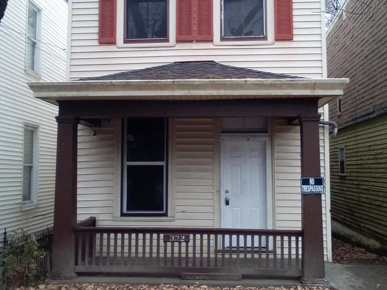 332 E 16th St — Photo 1