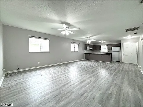 1720 SE Santa Barbara Pl Photo 1