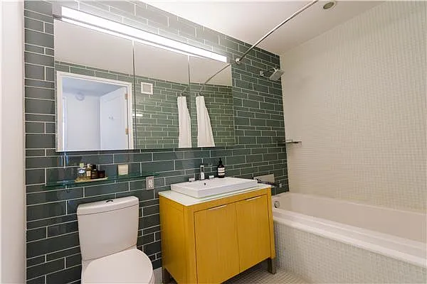 Rented by R New York | media 7