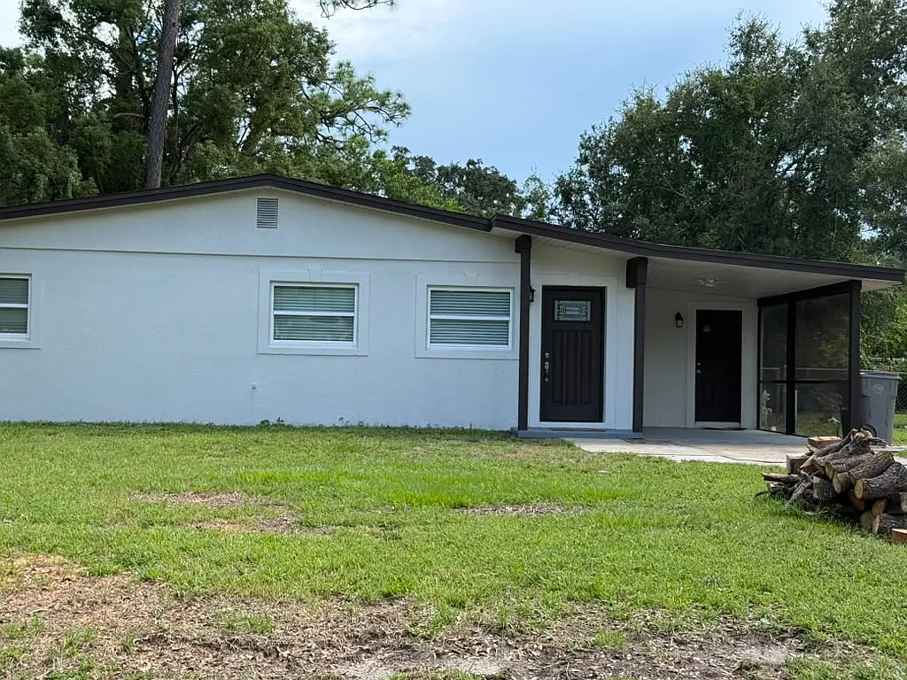3 bed, 1200 sqft, $2,000 — Photo 2