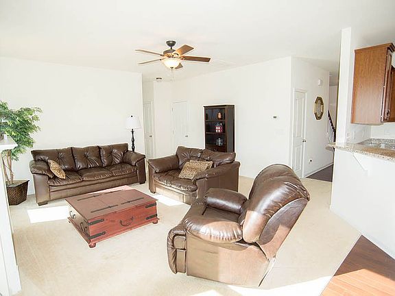 3rd image of 109 Kingston Dr.
