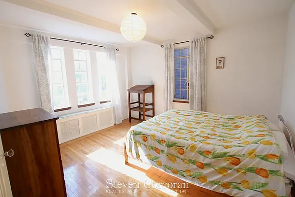 Sold by Steven Corcoran Real Estate | media 16