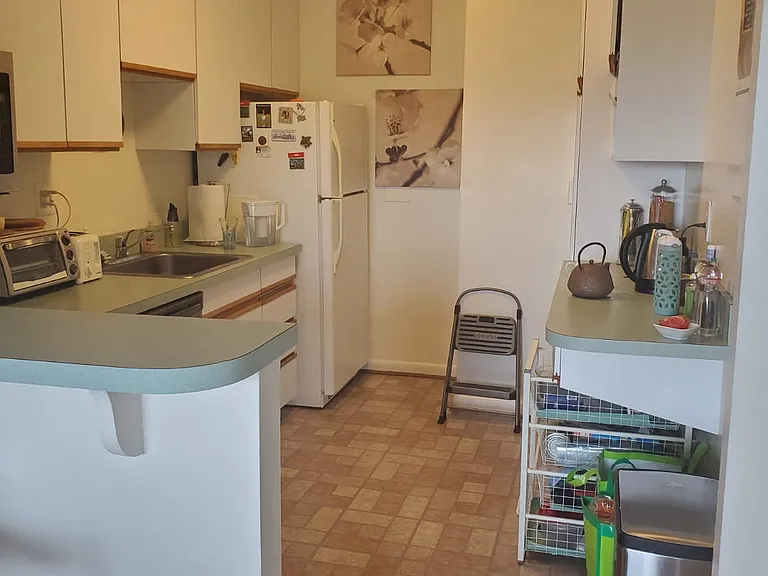 2059 Huntington Ave #1106 — Photo 4