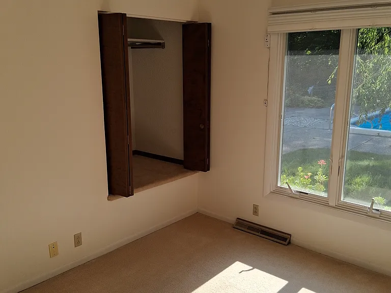 12368 Lakeshore Dr — Photo 24