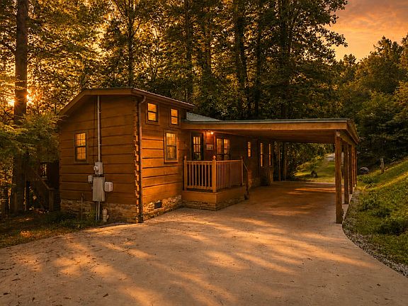 4th image of 365 Cedar Hills Dr
