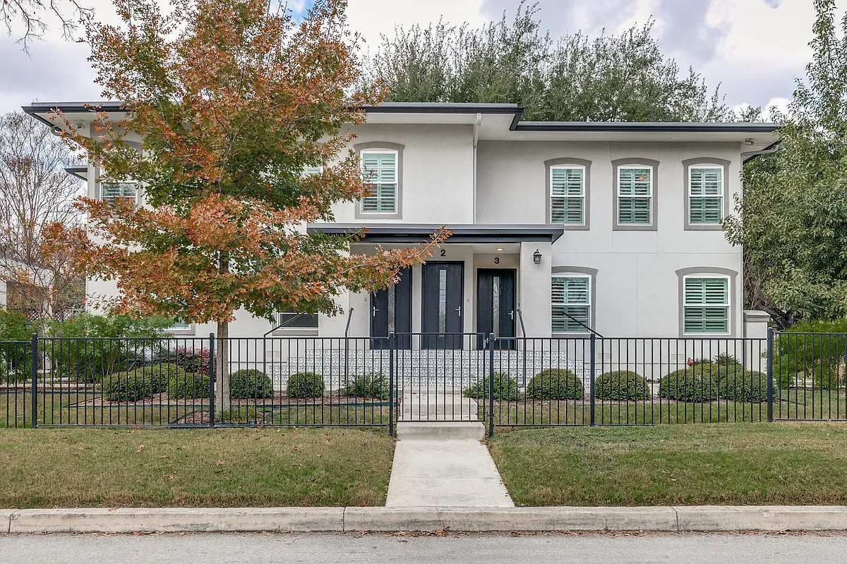 Building Photo - 488 E Olmos Dr #3