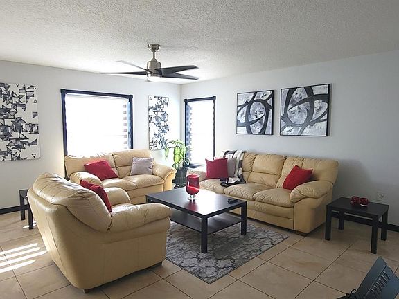3rd image of 162 Owenshire Cir