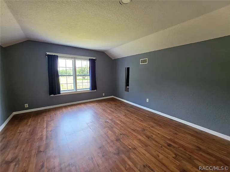 9222 E Waller Ln — Photo 16