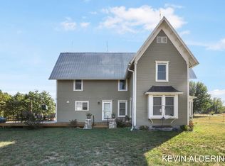 211 66th St, South Haven, MI 49090