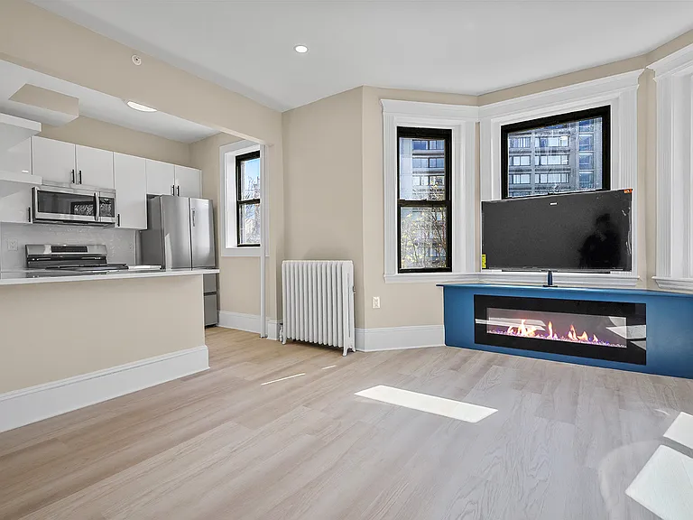 Waldorf Lofts — Photo 1