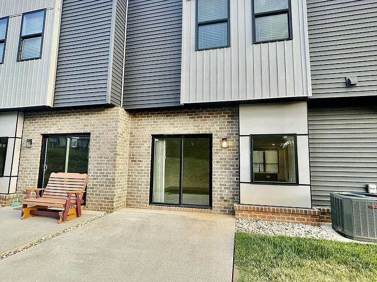 420 Breezewood Dr #107 — Photo 14