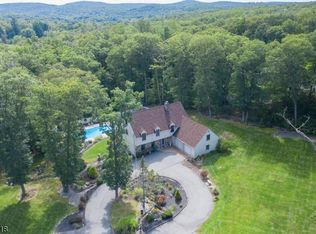 7 Rockburn Pass, West Milford, NJ 07480
