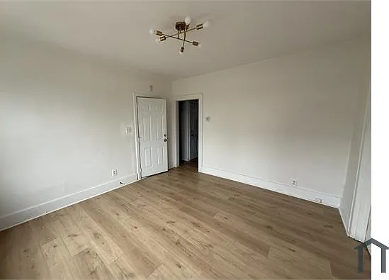 3550 Saint Clair St — Photo 3