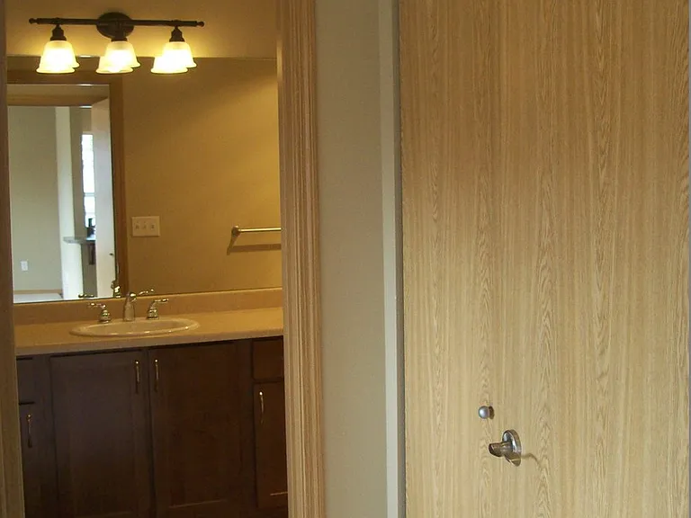 Mckenze Square Apartments — Photo 39
