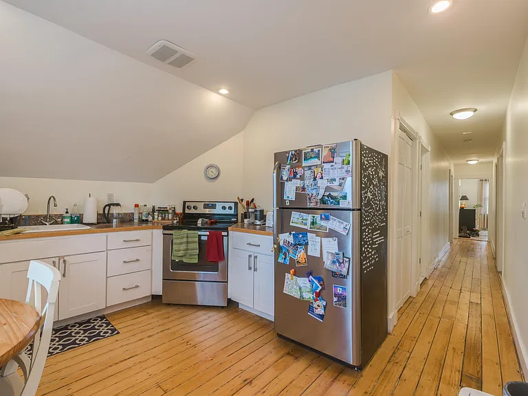 132 S Angell St #3 — Photo 3