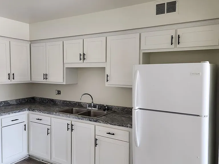 9804 W Beloit Rd — Photo 3