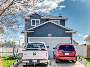 125 SW Coral Springs Bay NE, Calgary, AB T3J 3P4