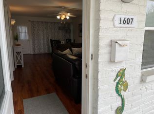 1607 4th St N, Jacksonville Beach, FL 32250