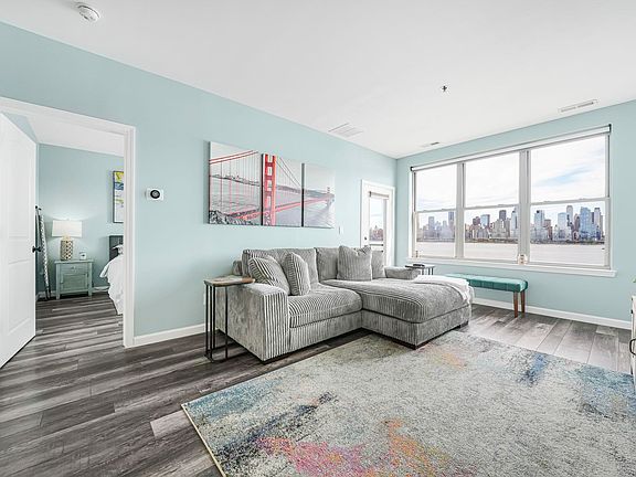 2nd image of 26 Avenue At Port Imperial APT 301