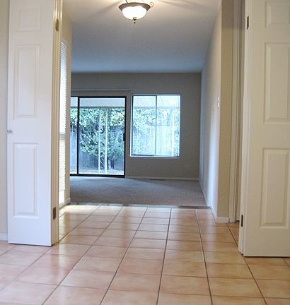 3rd image of 1662 Kansas St