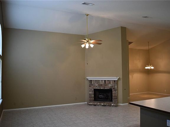 5th image of 16800 Dorman Dr