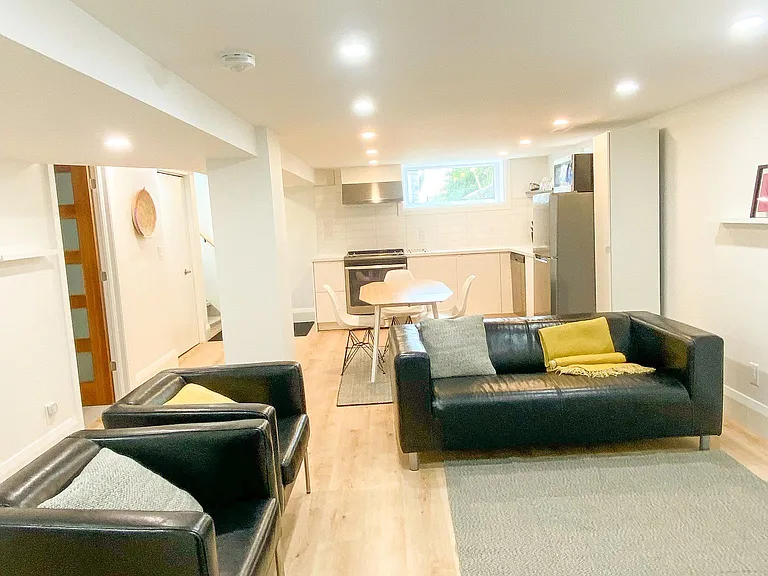 75 Binswood Ave #BASEMENT — Photo 4