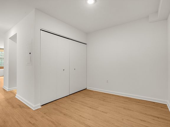 5th image of 35 W 33rd St APT 6E