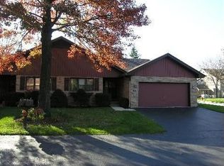 49 Castle Rock Ln, Bloomingdale, IL 60108
