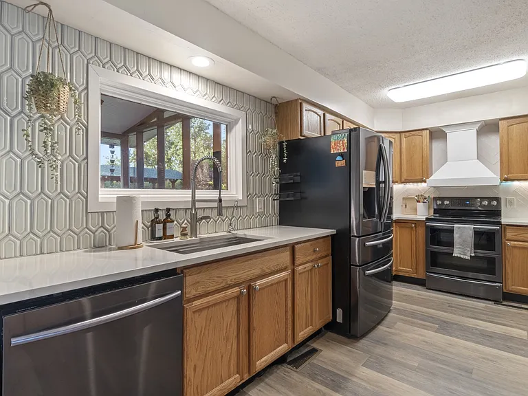 2541 Cross Winds Ln — Photo 11