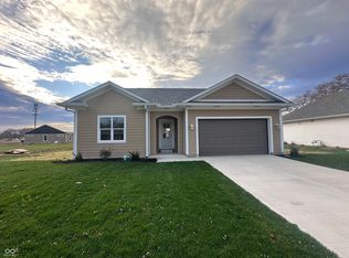 231 N Coventry Dr, Anderson, IN 46012