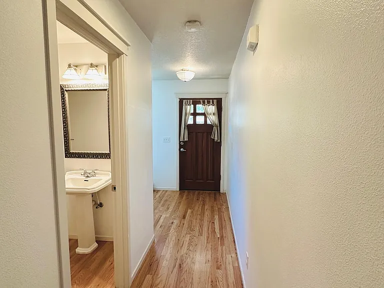 6049 NE Kettering St — Photo 4