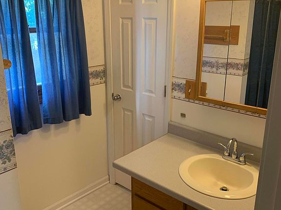 4th image of 804 E South St