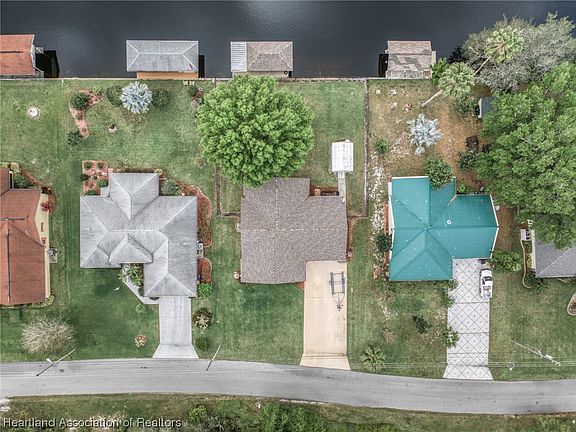 4th image of 1132 Peachtree Dr