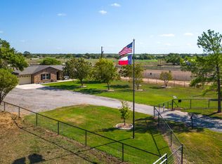 665 Deer Trail Dr, Jourdanton, TX 78026