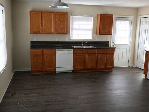 3rd image of 2707 Dearborn Dr