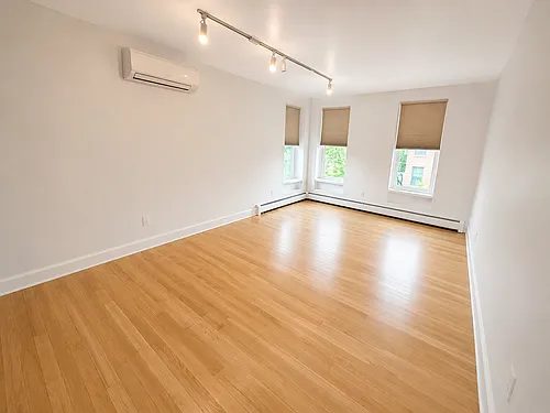 278 Monmouth St #3R Photo 1