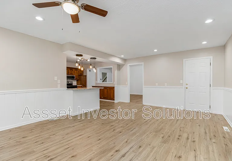 9109 Goddard St — Photo 13