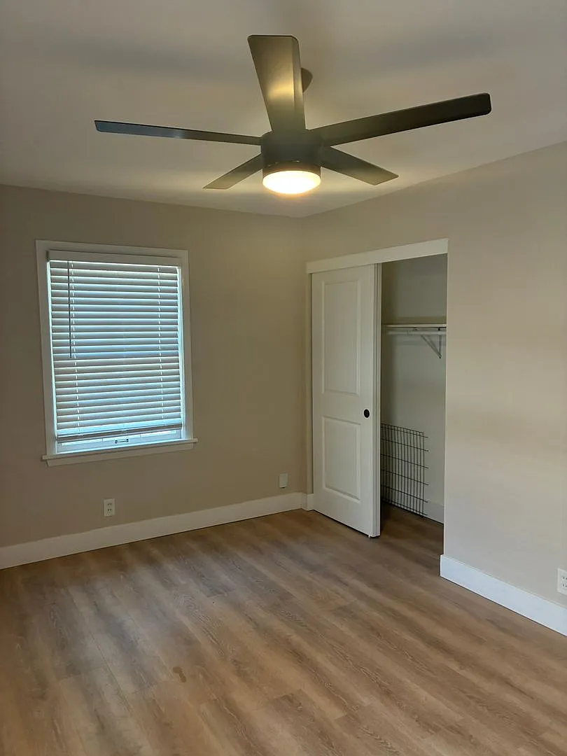 625 Broadmoor — Photo 3